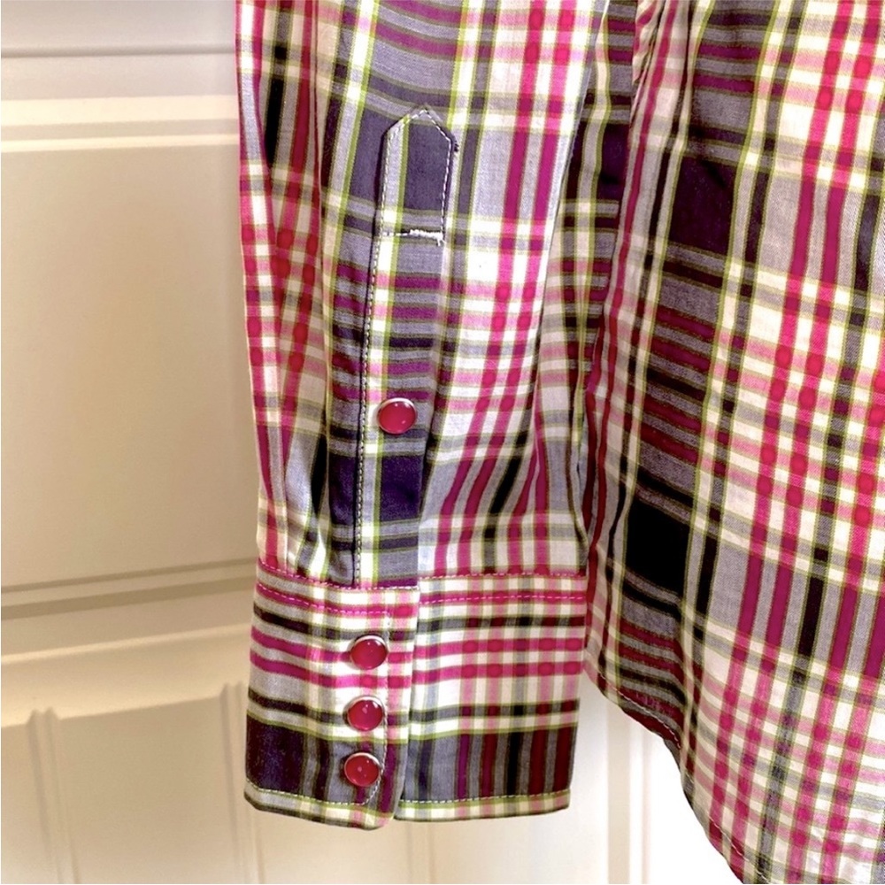 Ariat Western Style Button Down - Picture 8 of 8